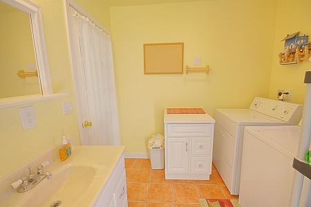 Laundry_Room_Bath_4